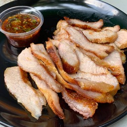 คอหมูย่างน้ำจิ้มแจ่ว