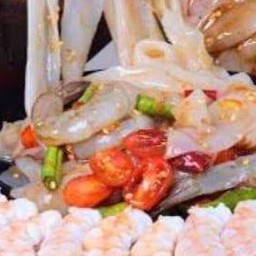 ตำเส้นใหญ่กุ้งลวกกุ้งสดปลาร้า