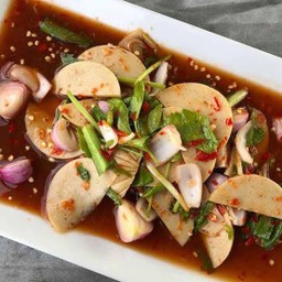 ยำหมูยอปลากรอบ