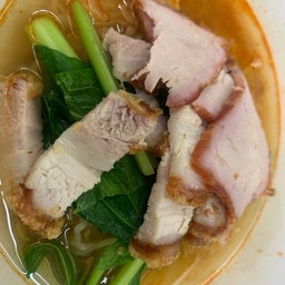 เกี๊ยวหมูแดงต้มยำ