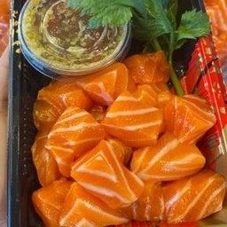 แซลม่อนยำเต๋า  S