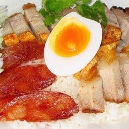 ข้าวหมูกรอบ