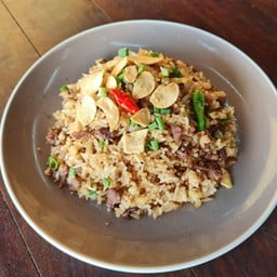 ข้าวผัดพริกขี้หนูเนื้อสับ