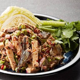 ยำขนมจีนปลาทูหมูยอ