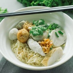 บะหมี่ ลูกชิ้นรวม