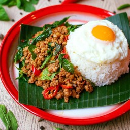 กะเพราหมูสับล้มยักษ์ ฟรีไข่ดาว 3