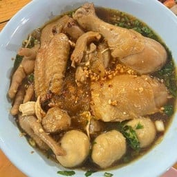 ร้านก๋วยเตี๋ยวไก่มะระ มาบยางพร20โค้งเรือนแก้ว