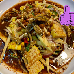 ยำมะม่วง+ข้าวโพดปลากรอบ