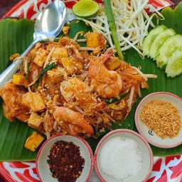 ผัดไทยกุ้งสด