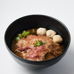 A3 เตี๋ยวเรือ วากิว + น่องลายตุ๋น + ลูกชิ้น