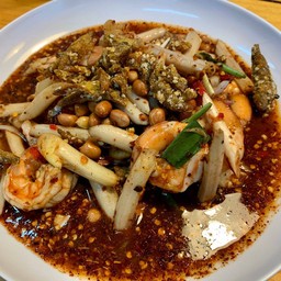 ยำไหลบัวกุ้งลวก