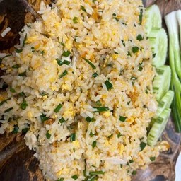 ข้าวผัดหมู จานใหญ่