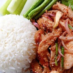 ข้าวไก่ย่างน้ำตก