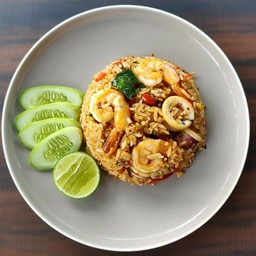 ข้าวผัดต้มยำทะเล(กุ้ง ปลาหมึก)