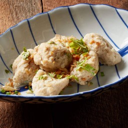 หมูเด้งลวกจิ้มซีฟู้ด