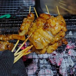 ร้านสามแยกเพนียด หมูปิ้งโบราณ (สูตรคุณปู่)