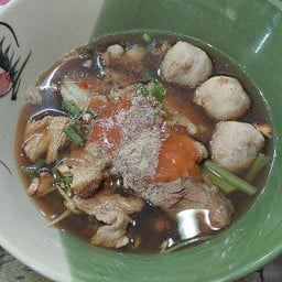 เกาเหลาเนื้อน้ำแดง