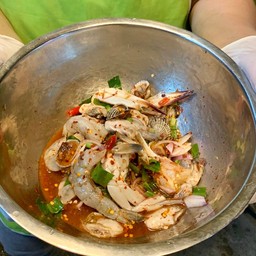 ยำเหลาสามสหาย