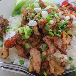 ข้าวหมูกระเทียม