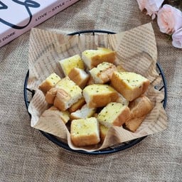 ปังปิ้ง เนยกระเทียม