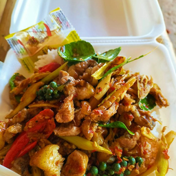 ข้าวราดหมูป่าผัดเผ็ด