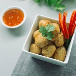 ลูกชิ้นกุ้งทอด (9ลูก)