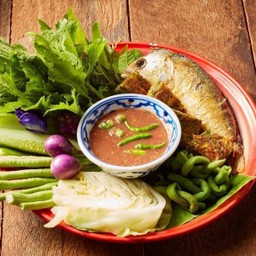 น้ำพริกกะปิ ปลาทูทอด & ผักสด