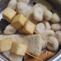 ของทอดๆ&ข้าวซอย+หมี่คลุกไก่ฉีก