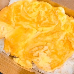 ข้าวไข่เจียวทอดซอสน้ำปลา