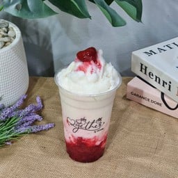 นมสดสตอเบอร์รี่ปั่น