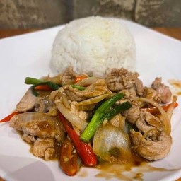 ข้าวราดผัดน้ำมันหอย