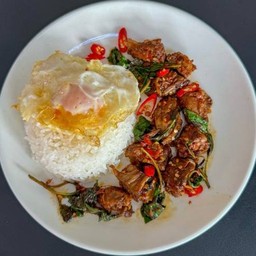 กระเพราหมูตุ๋น