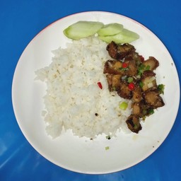 ข้าวราดคั่วพริกเกลือ