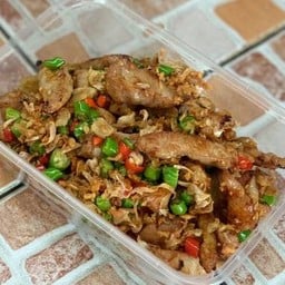 ข้าวหมูแดดเดียว  คั่วพริกกระเทียม