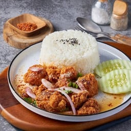 ข้าวไก่กรอบ ครัวคุณแอ๊ว รัชโยธิน