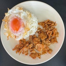 ข้าวหมูทอดกระเทียม