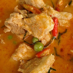 พริกแกงพะแนงหมูราดข้าว