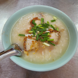 ข้าวต้มหมูกรอบ