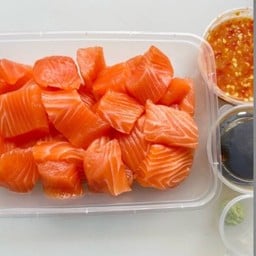 แซลมอนหั่นเต๋า200กรัม