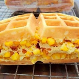 วาฟเฟิลไส้ข้าวโพด