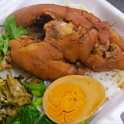 ข้าวคากิ + ไข่พะโล้