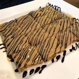 โรตีใส่ไข่+เนยถั่ว+ช็อกโกแลต