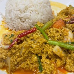 ข้าวราดผัดผงกะหรี่