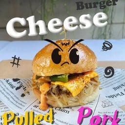 Pulled Pork Burger (หมูตุ๋นฉีก)