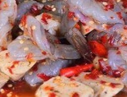 ยำเส้นใหญ่กุ้งสดหมูยอซีฟู้ด