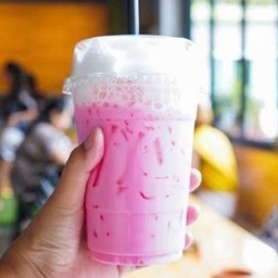 นมชมพูเย็น