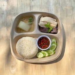 ข้าวมันไก่สิงคโปร์ โกเหน่ง ตลาดเพลินดี