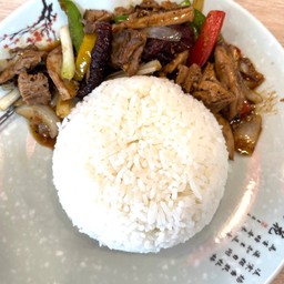 เป็ดผัดพริกไทยดำ ราดข้าว