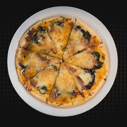 พิซซ่าผักโขมแฮมเห็ด