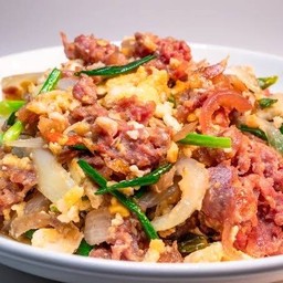 ผัดแหนมใส่ใข่ราดข้าว